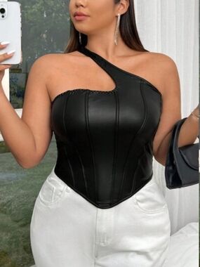 Trends-Women's Plus Size PU Leather Sleeveless Cut Out One Shoulder Crop Top.
